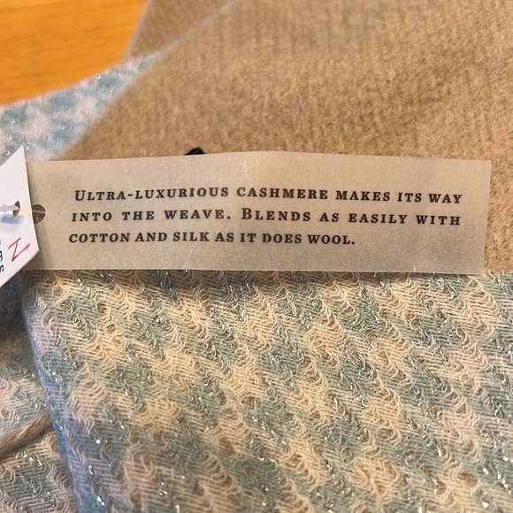 Talbots 100% cashmere scarf. Double sided, tan on one side, mint green & cream - Picture 7 of 7